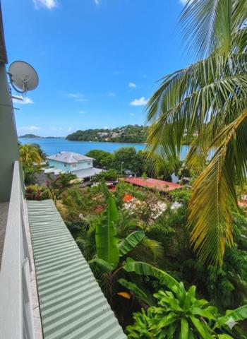 Maison de 8 pièces  en R+1, 126 m² habitable, VUE MER- ACCES MER PROCHE PONTON