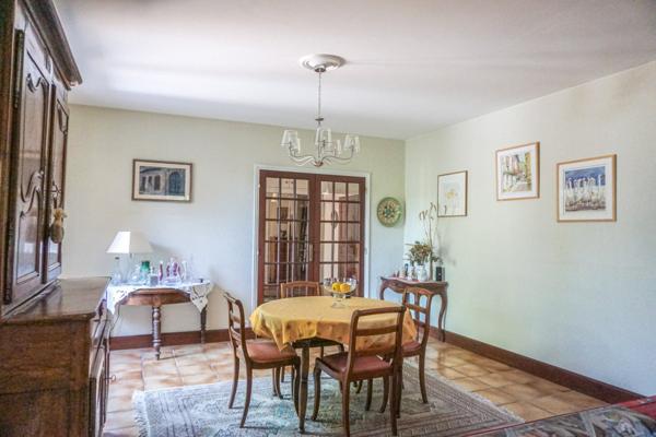 Charmante demeure Périgourdine nichée sur les hauteurs d'un village médieval.