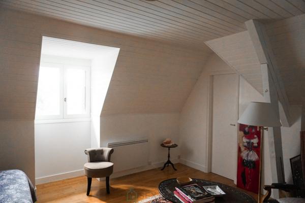 Charmante demeure Périgourdine nichée sur les hauteurs d'un village médieval.