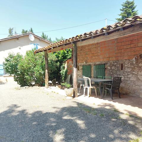 Maison à vendre 7 pièces VAISSAC (82), corps de ferme sur 26873m² de terrain avec box et nombreuses dépendances.