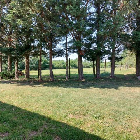 Maison à vendre 7 pièces VAISSAC (82), corps de ferme sur 26873m² de terrain avec box et nombreuses dépendances.