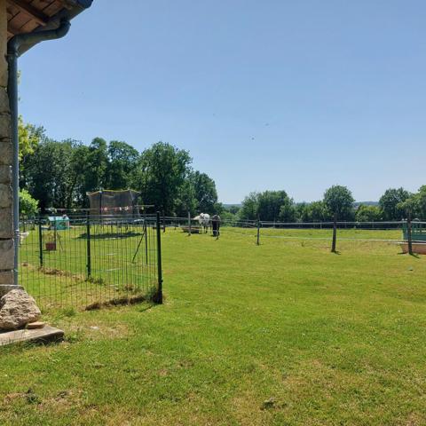 Maison à vendre 7 pièces VAISSAC (82), corps de ferme sur 26873m² de terrain avec box et nombreuses dépendances.