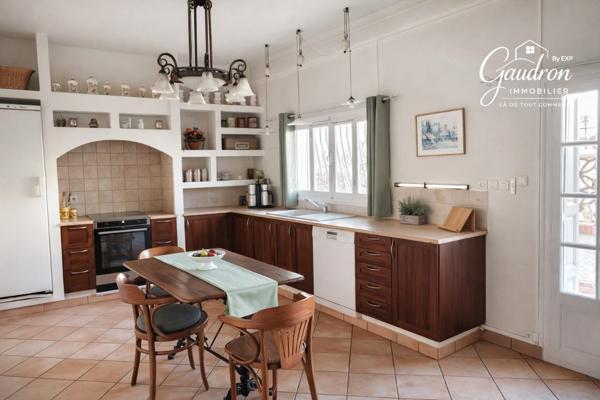 Maison de Maître - terrasse de toit de 40 m² - Cœur de village, 5 min de la mer