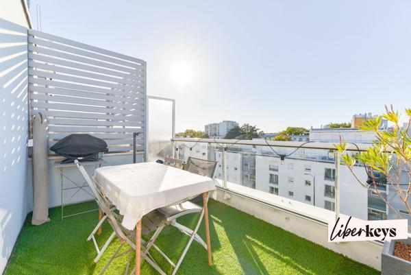 NANTES — DUPLEX INVERSÉ T3 EN DERNIER ÉTAGE AVEC TERRASSE ET PARKING PRIVÉ