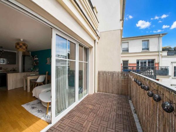 Lumière, terrasse de 5,30 m2 résidence de standing