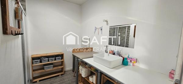 AUX NORMES PMR- SOUS GARANTIE DECENNALE, maison contemporaine de 90m² habitables récente avec 3 chambres, garage sur 446m² de parcelle