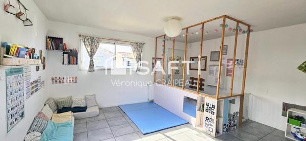 AUX NORMES PMR- SOUS GARANTIE DECENNALE, maison contemporaine de 90m² habitables récente avec 3 chambres, garage sur 446m² de parcelle