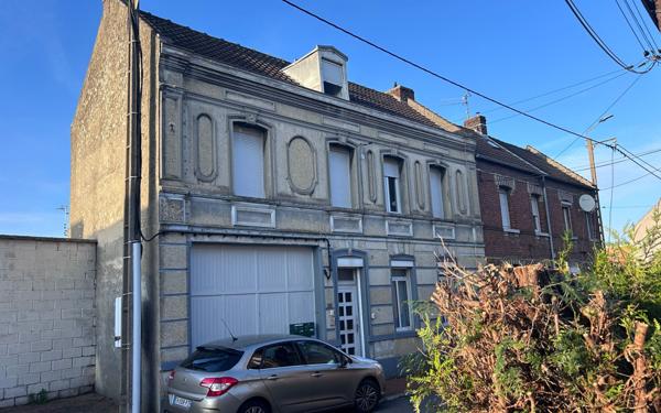 Immeuble à vendre    7 pièces • 121 m2 Douai