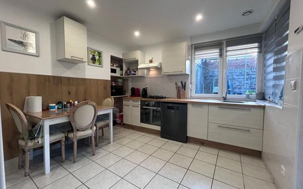 Immeuble à vendre    7 pièces • 121 m2 Douai