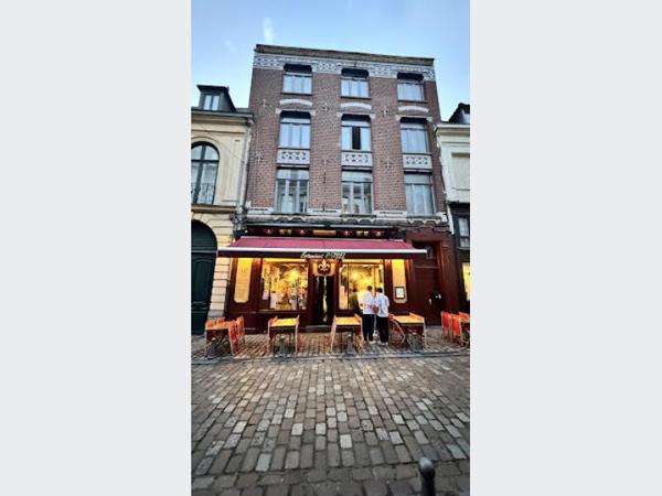 Local commecrial à Louer à LILLE 3200 €
