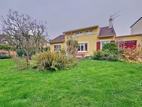 La Verrière village maison familiale au calme