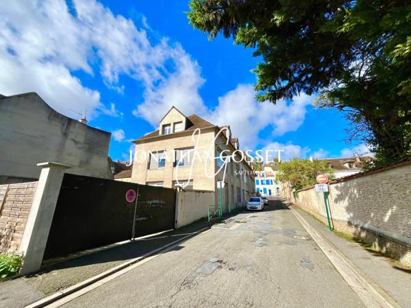 Andrésy: Appartement à aménagé de 176m2 avec jardinet en plein coeur du centre ville