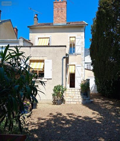 Maison de maître à vendre à La Flèche dans la Sarthe (72200), ref : 403   
la fleche