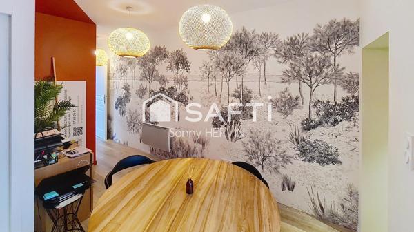 Local professionnel avec vitrine et cour – Centre de Talmont-Saint-Hilaire