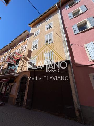 IMMEUBLE - 5 APPARTEMENTS - BOUTIQUE - PLATEAU/X Barcelonnette (04400)