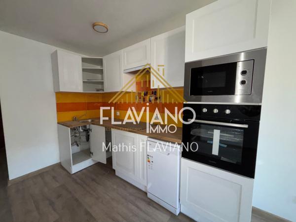 IMMEUBLE - 5 APPARTEMENTS - BOUTIQUE - PLATEAU/X Barcelonnette (04400)