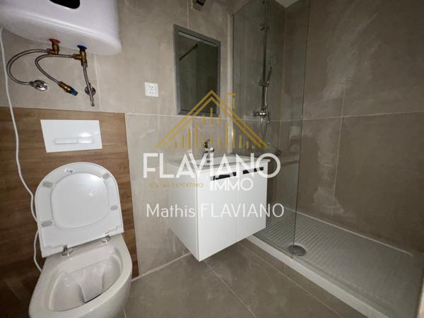 IMMEUBLE - 5 APPARTEMENTS - BOUTIQUE - PLATEAU/X Barcelonnette (04400)
