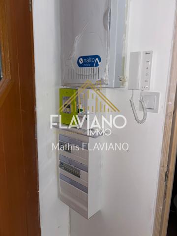IMMEUBLE - 5 APPARTEMENTS - BOUTIQUE - PLATEAU/X Barcelonnette (04400)
