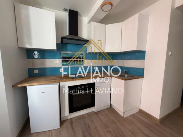 IMMEUBLE - 5 APPARTEMENTS - BOUTIQUE - PLATEAU/X Barcelonnette (04400)