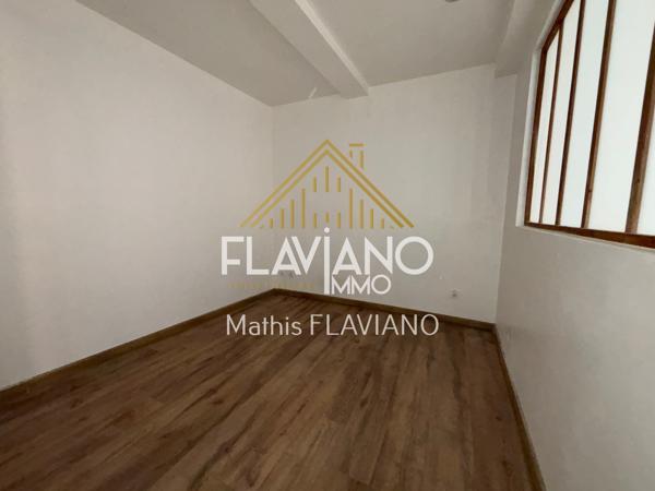 IMMEUBLE - 5 APPARTEMENTS - BOUTIQUE - PLATEAU/X Barcelonnette (04400)