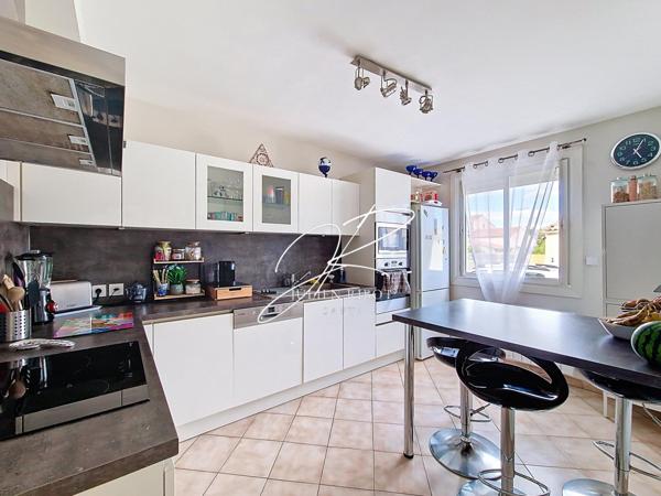 Maison T6 5 chambres 138 m², grand garage, piscine