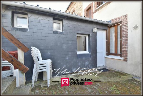 Maison de ville avec extérieur et bâtiment à 5min du centre ville