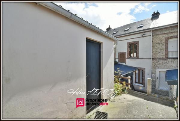 Maison de ville avec extérieur et bâtiment à 5min du centre ville