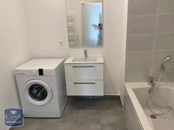 Appartement à louer 3 pièces 66.24m² Pont-de-Chéruy (38230)