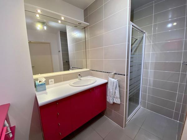 TARNOS Bourg, T3 de  95m² en ATTIQUE. Terrasse 54m², Garage 21m²