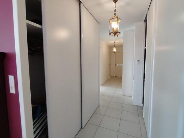 TARNOS Bourg, T3 de  95m² en ATTIQUE. Terrasse 54m², Garage 21m²