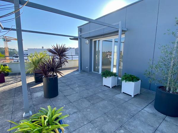 TARNOS Bourg, T3 de  95m² en ATTIQUE. Terrasse 54m², Garage 21m²