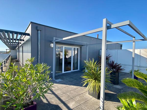 TARNOS Bourg, T3 de  95m² en ATTIQUE. Terrasse 54m², Garage 21m²