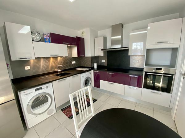 TARNOS Bourg, T3 de  95m² en ATTIQUE. Terrasse 54m², Garage 21m²