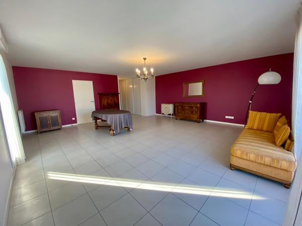 TARNOS Bourg, T3 de  95m² en ATTIQUE. Terrasse 54m², Garage 21m²