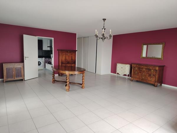 TARNOS Bourg, T3 de  95m² en ATTIQUE. Terrasse 54m², Garage 21m²