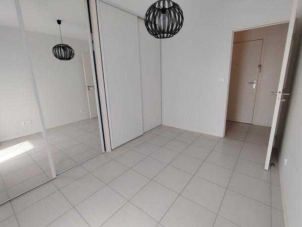 TARNOS Bourg, T3 de  95m² en ATTIQUE. Terrasse 54m², Garage 21m²