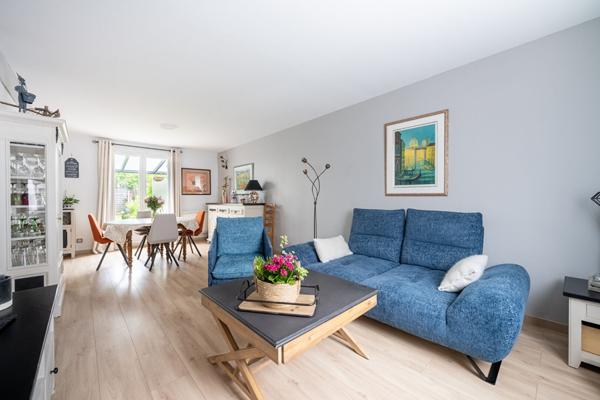 Maison Vaureal 6 pièce(s) 90 m2 avec 4 chambres, terrain et garage + 2 places de parking.