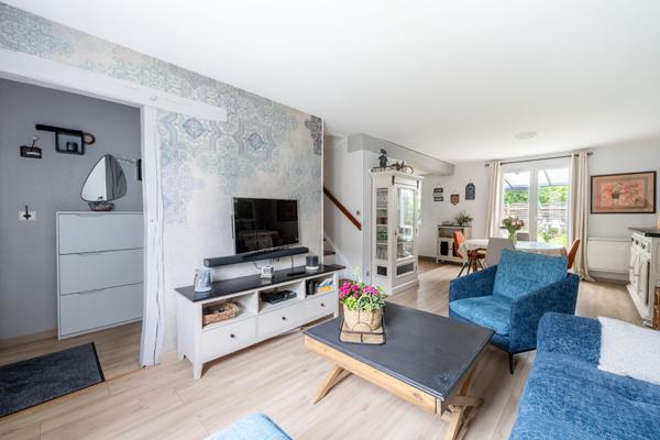 Maison Vaureal 6 pièce(s) 90 m2 avec 4 chambres, terrain et garage + 2 places de parking.