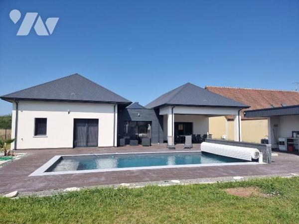 Maison contemporaine avec piscine, pool house et prestations de qualité ? Terrain de 1 750 m². ...