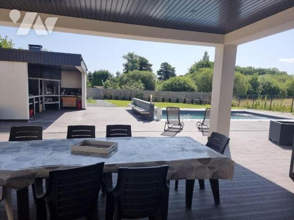 Maison contemporaine avec piscine, pool house et prestations de qualité ? Terrain de 1 750 m². ...