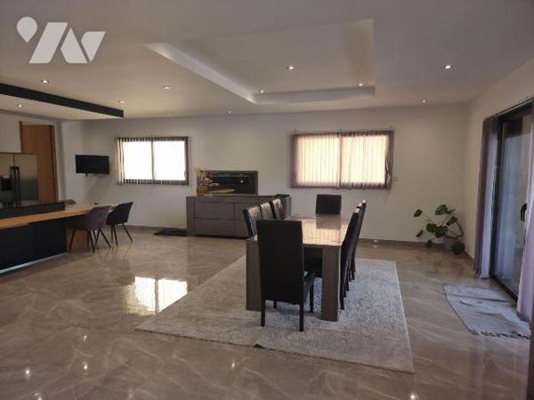 Maison contemporaine avec piscine, pool house et prestations de qualité ? Terrain de 1 750 m². ...