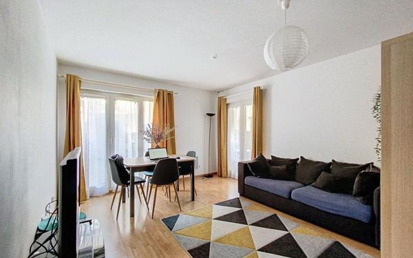 Appartement à vendre    2 pièces • 56 m2 Châtillon