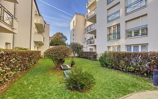 Appartement à vendre    2 pièces • 56 m2 Châtillon