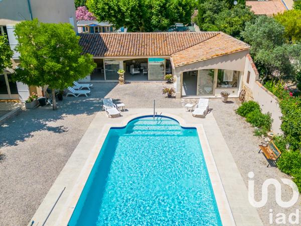 Maison à vendre 10 pièces 479 m² Saint-Saturnin-lès-Avignon
