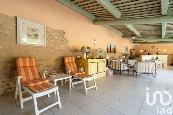 Maison à vendre 10 pièces 479 m² Saint-Saturnin-lès-Avignon