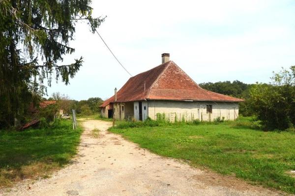 Ancienne ferme au cœur de la nature