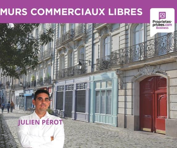 22400 LAMBALLE. Murs commerciaux/Locaux commerciaux/Bureaux à vendre en Hyper centre !