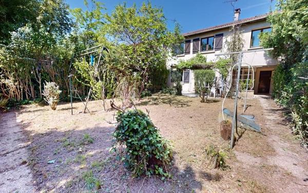 Maison à vendre    5 pièces • 118,74 m2 Vaulx-en-Velin