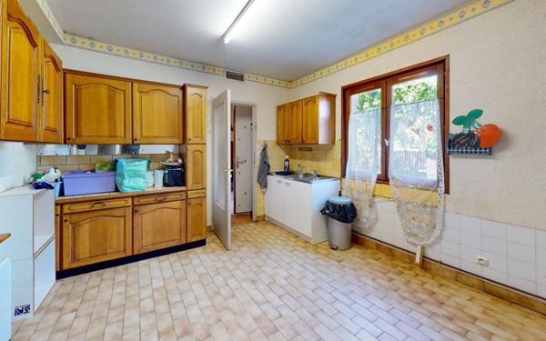 Maison à vendre    5 pièces • 118,74 m2 Vaulx-en-Velin