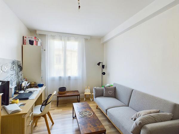 Appartement rénové HYPER CENTRE T4 99.5 m² avec cave - Valence